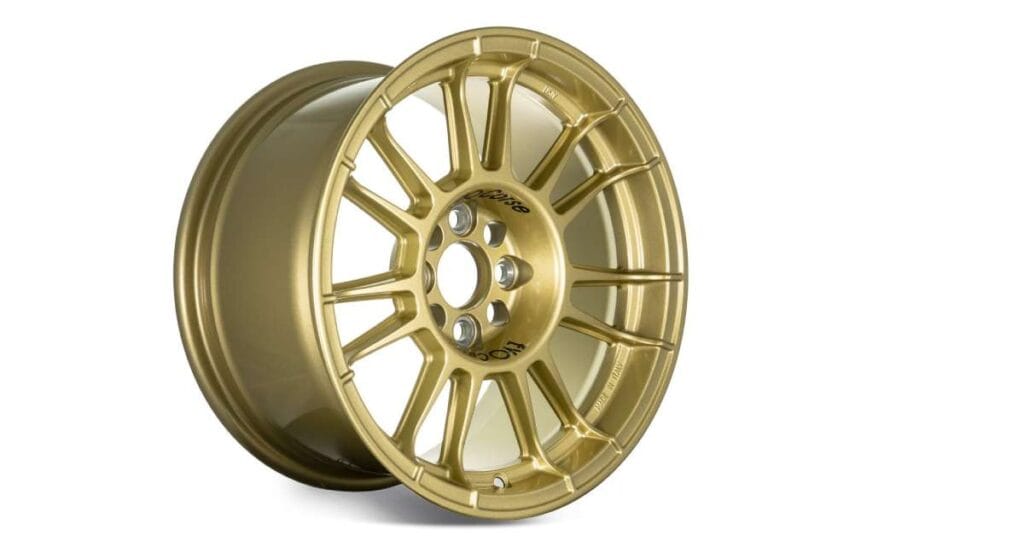 Et ekstra sæt fælge til 7.200 betyder mindre slid på de nye dæk og længere holdbarhed på de gamle.